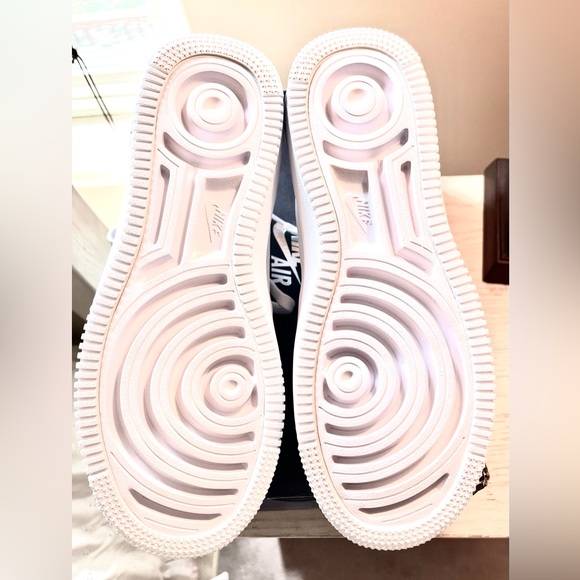 Women’s Air Force 1’s Platform Triple White Size 9 NEW in Box - Picture 7 of 9